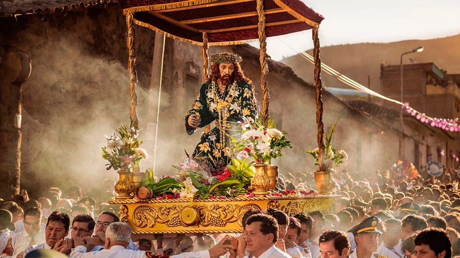 Candlelit Procession Ayacucho
